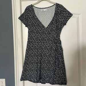 Hollister navy blue dress with white flowers